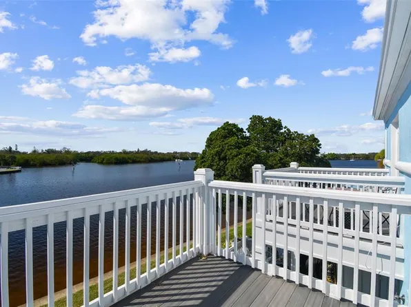 3825 Pompano Dr SE, Saint Petersburg, FL 33705