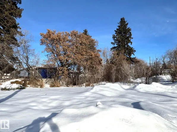 5011 52nd St, Parkland County, AB T0E 0S0