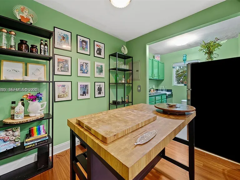 750 Jefferson Ave #14 — Photo 2