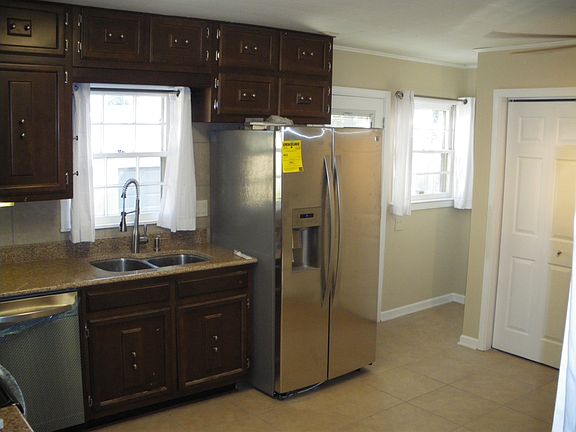 3rd image of 4724 Sedgefield Ave