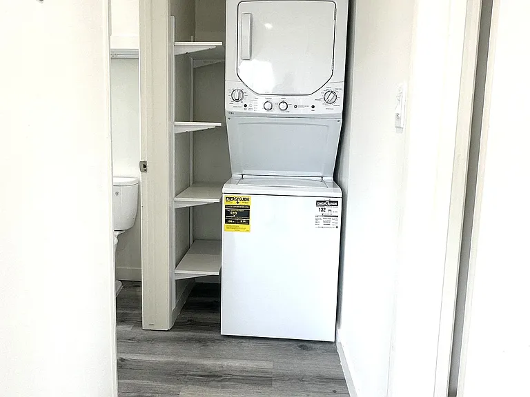 1720 Butler Ave #5A — Photo 8