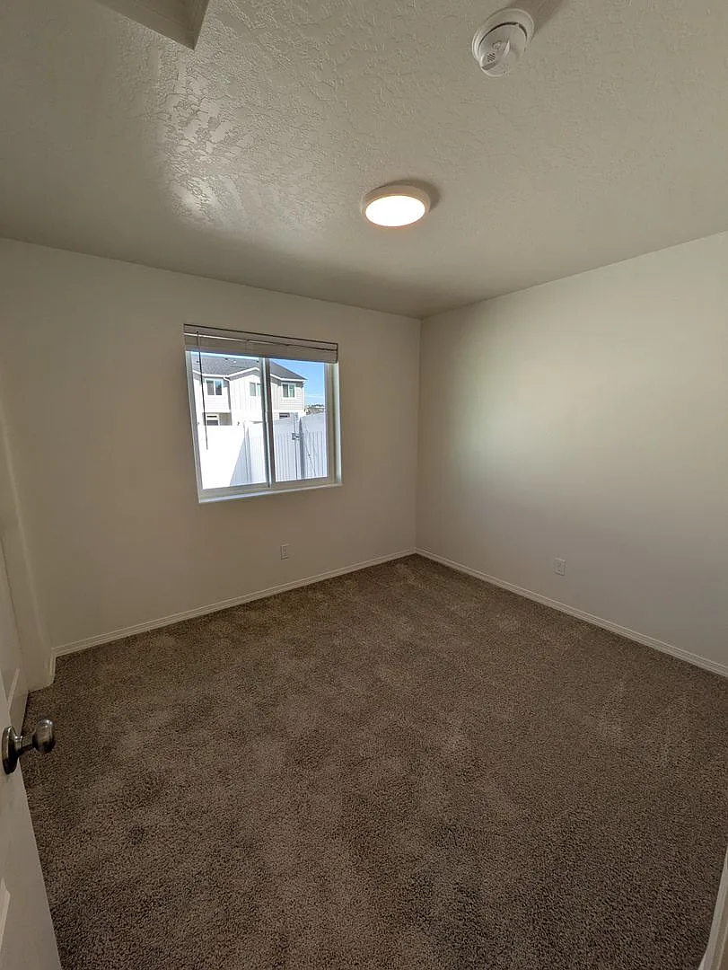 Brand new 3 bedroom/2 bathroom ready for move in — Photo 4