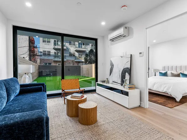 25-88 38th St #1A, Astoria, NY 11103