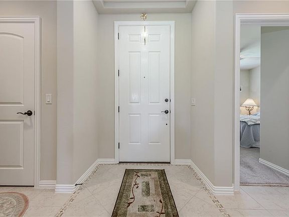 5th image of 9705 Rivercrest Dr