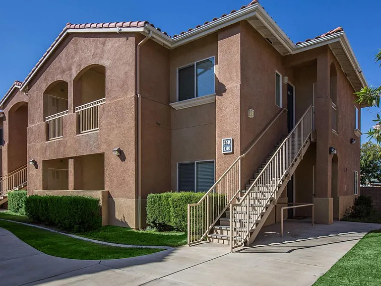 Plumtree Apartments — Photo 2