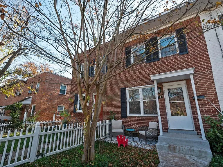 132 Dale St — Photo 3
