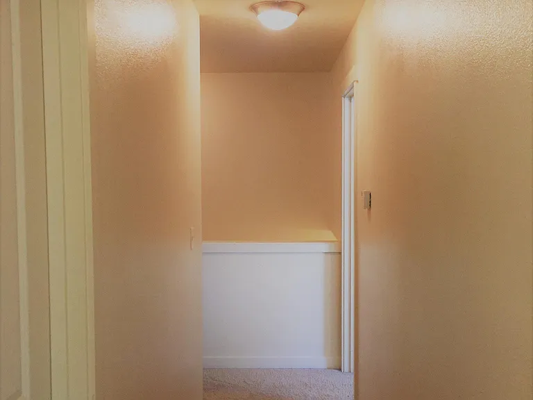 642 NW Garswood Ter — Photo 9