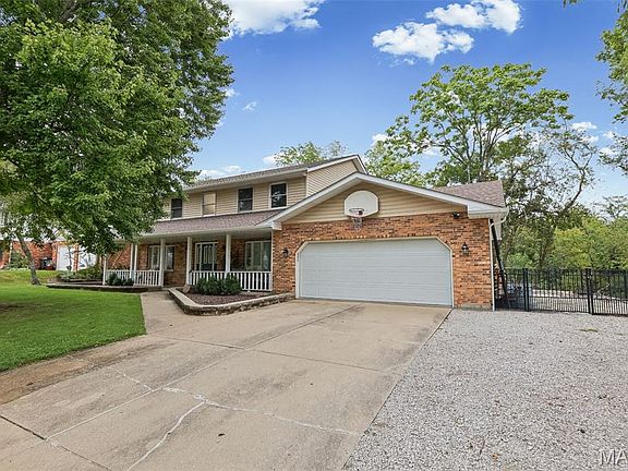 2nd image of 28 Clark Dr