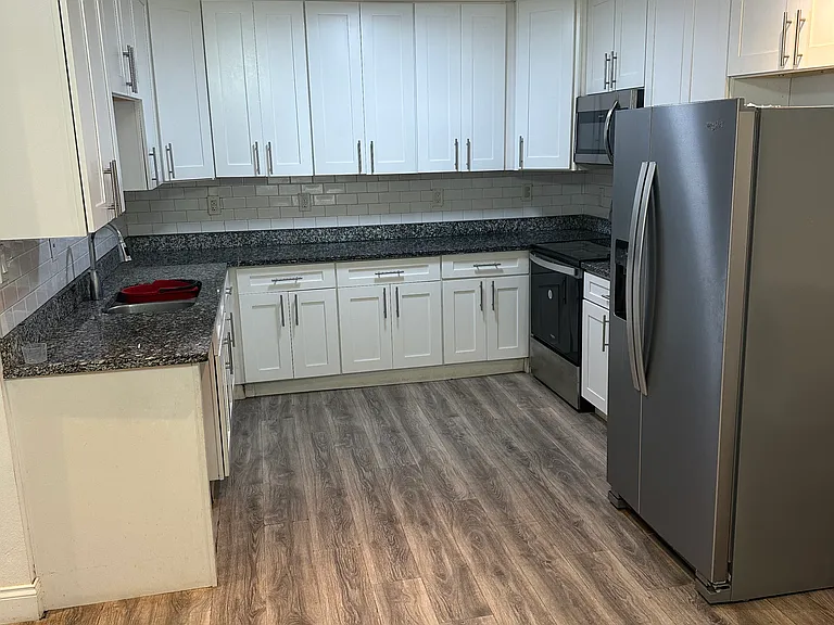 324 Seminola Blvd #B — Photo 3