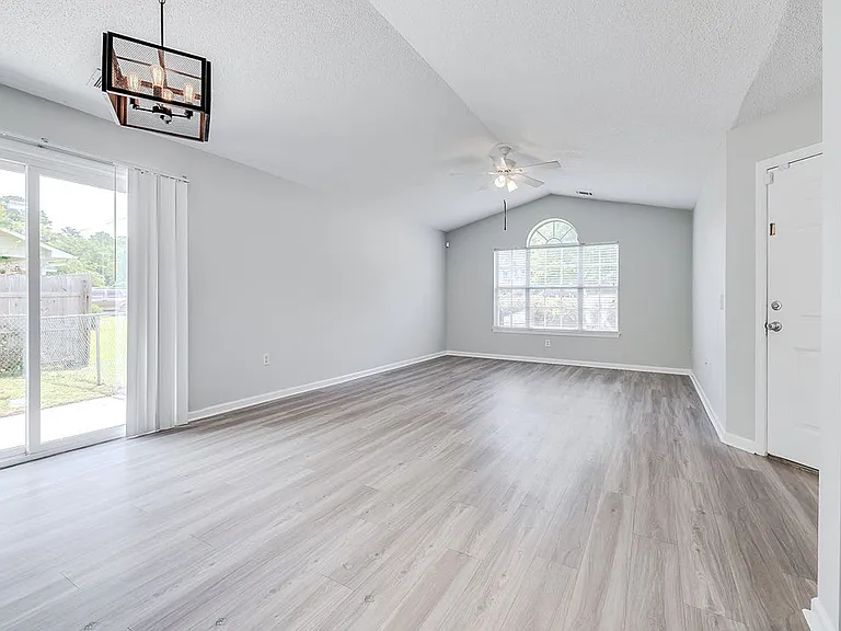 208 Mulberry Way — Photo 9