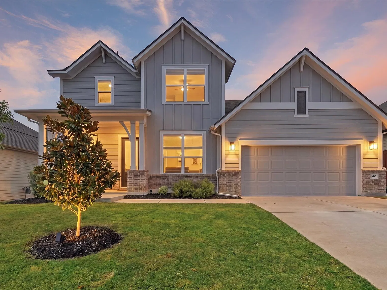 3 bed, 2.5 bath, 2355 sqft, $2,600 — Photo 2