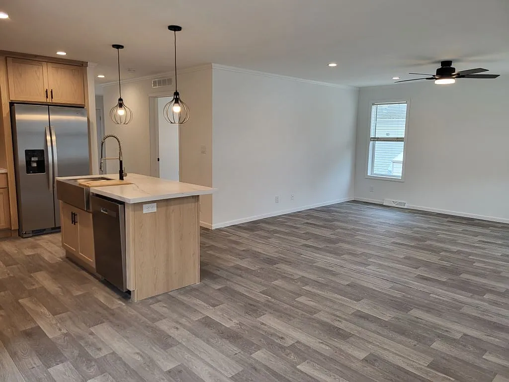 3 bed, 2.0 bath, 1460 sqft, $2,250 — Photo 4
