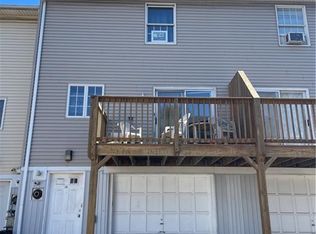 11 Chamberlain Pl UNIT 11, East Haven, CT 06512