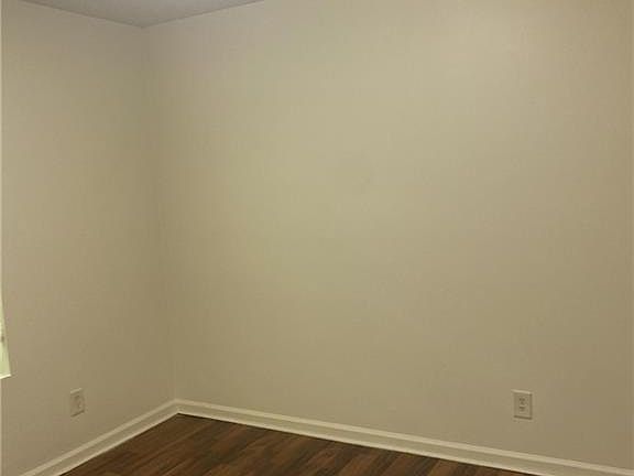 5th image of 8204 Par Four Way