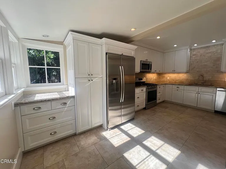 623 Charter Oak St — Photo 9