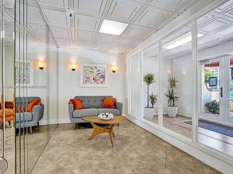 400 N Riverside Dr #214 — Photo 37