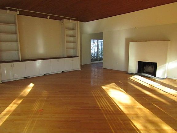 Additional Living Room