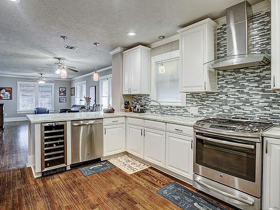 4th image of 801 Le Green St