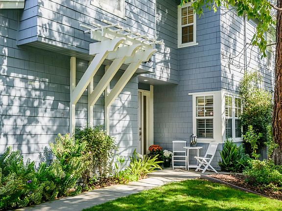 2nd image of 34 Dockside Cir