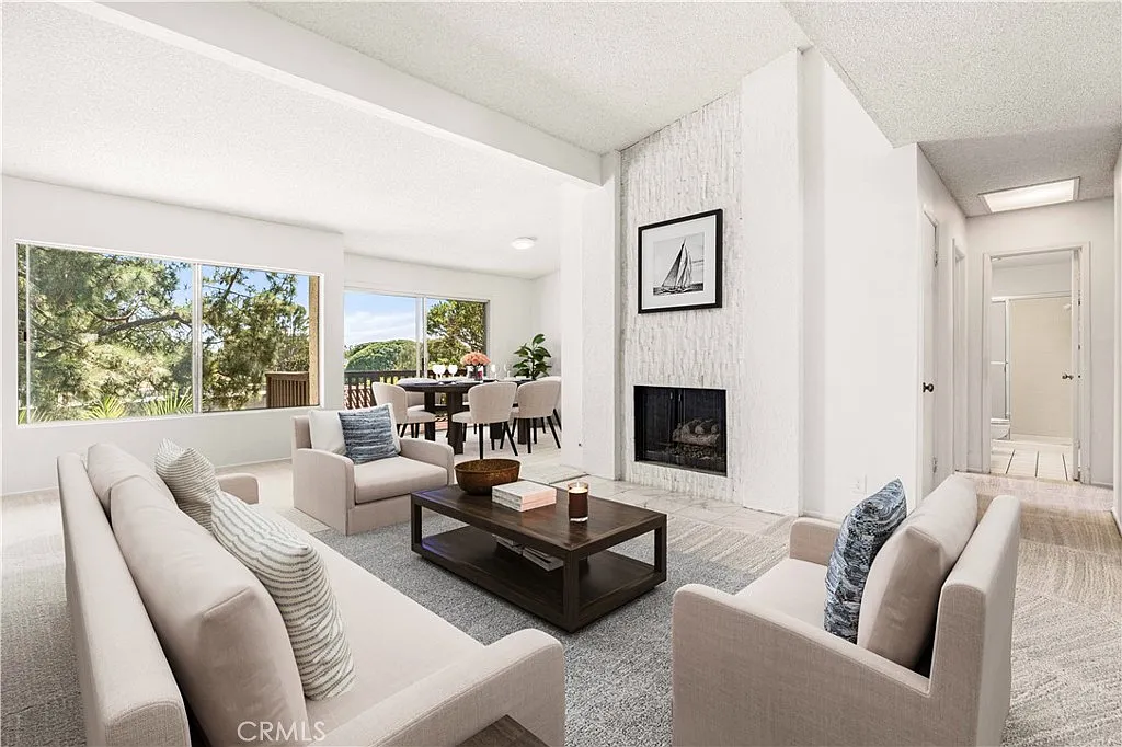 3 bed, 2184 sqft, $5,300 — Photo 2