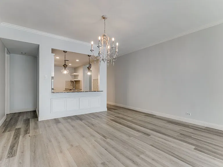 7709 Broadway #113 — Photo 5
