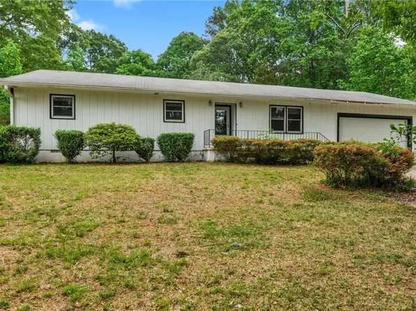 6174 Lower Dixie Lake Rd, Union City, GA 30291