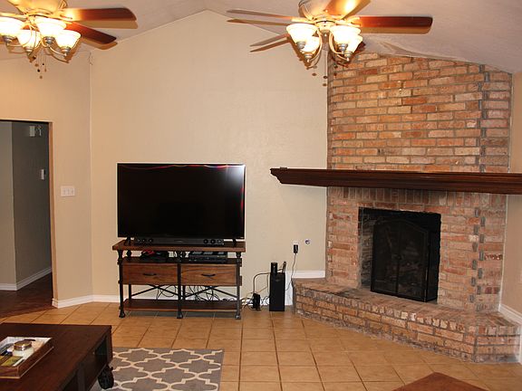 5th image of 865 Wisteria Dr