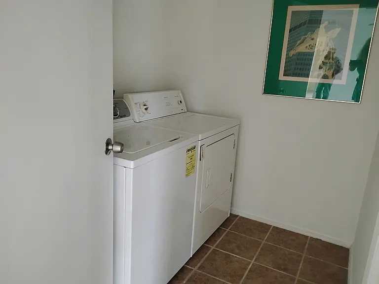 10299 Willmington Blvd — Photo 16