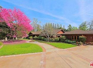 22 Toluca Estates Dr, North Hollywood, CA 91602