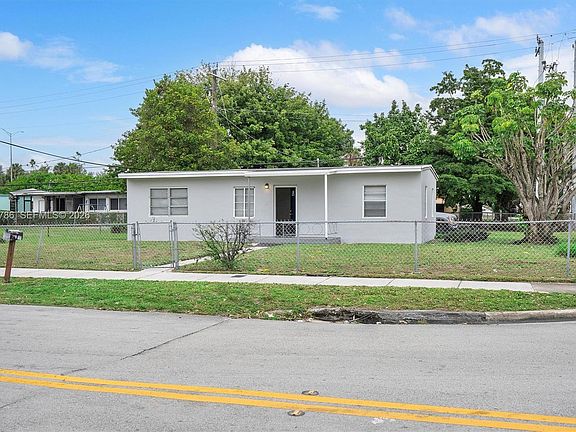 3rd image of 2201 NW 166th St