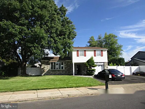 3582 W Dr, Bensalem, PA 19020