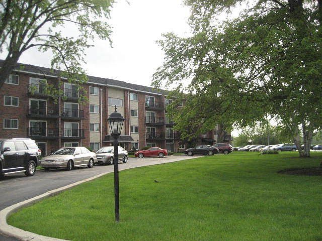 1st image of 100 W Park Circle Dr APT 4I