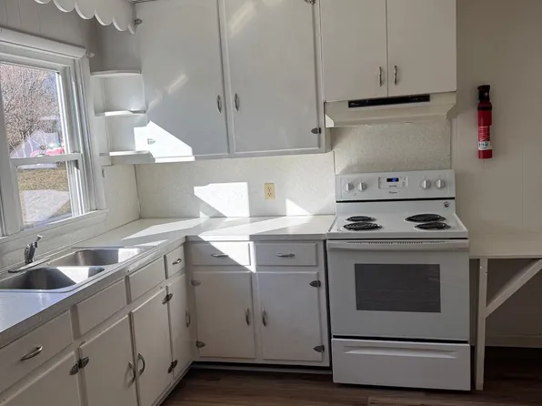 252 W State St, Quarryville, PA 17566