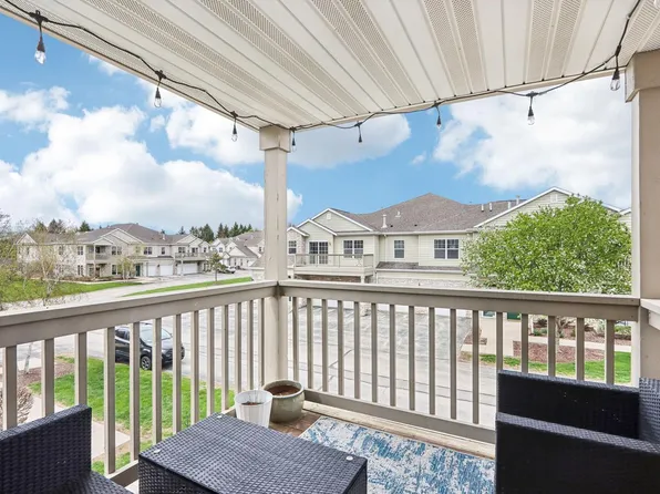 N16W26521 Meadowgrass CIRCLE #B, Pewaukee, WI 53072