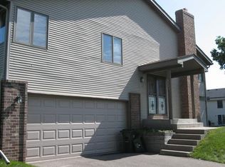 8046 Belair Ln, Eden Prairie, MN 55347
