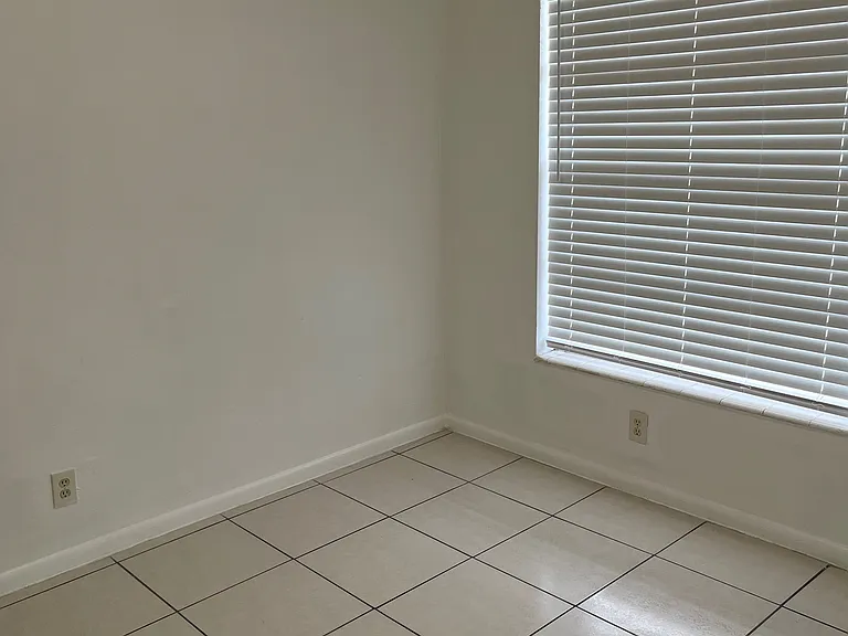 12801 SW 43rd Dr — Photo 5