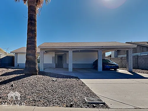 227 W Kerry Ln Photo 1