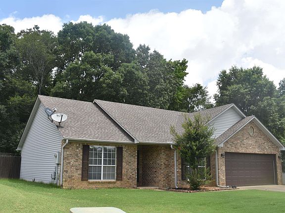 2nd image of 204 Savannah Dr