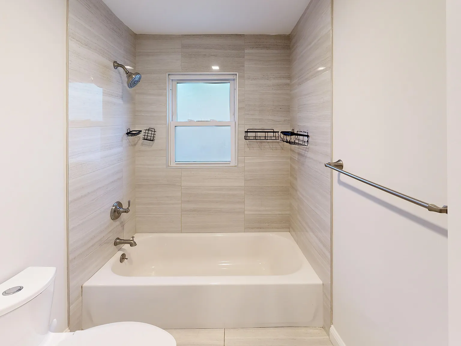 4 bed, 1250 sqft, $1,200 — Photo 2