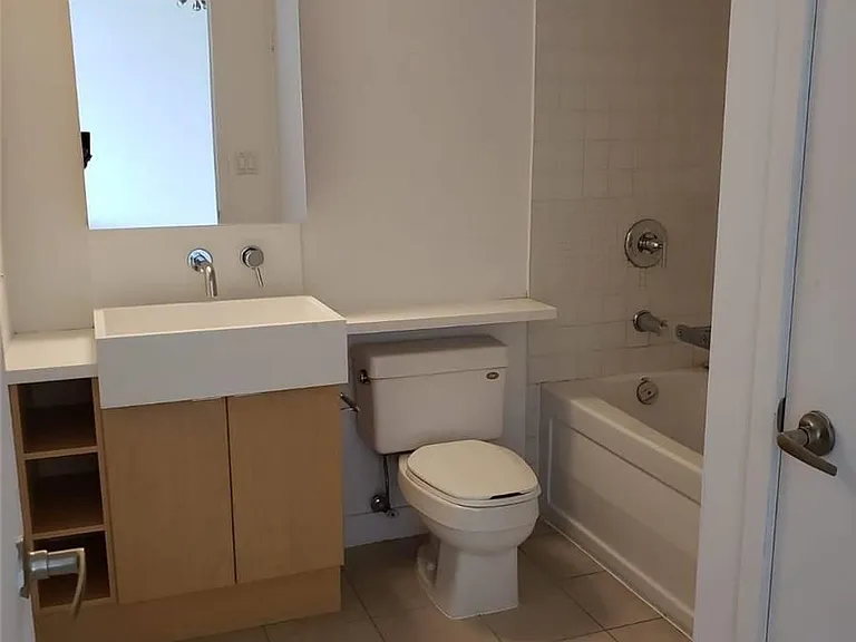 11 Brunel Ct #912 — Photo 4