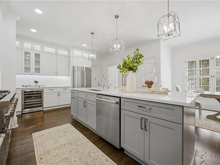6410 Westchester Pl — Photo 4