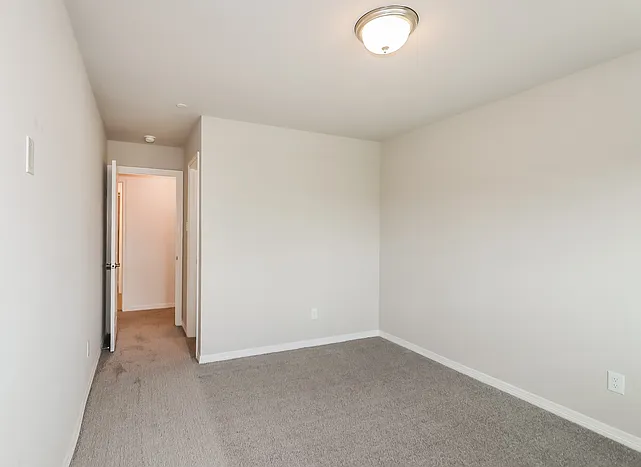 2850 Scanlan Mdw — Photo 19