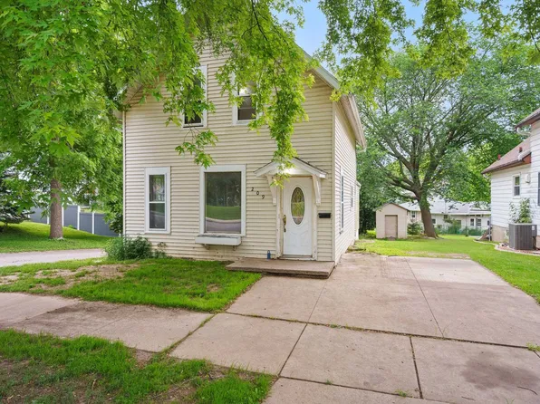 209 Kenneth Ave, Kaukauna, WI 54130