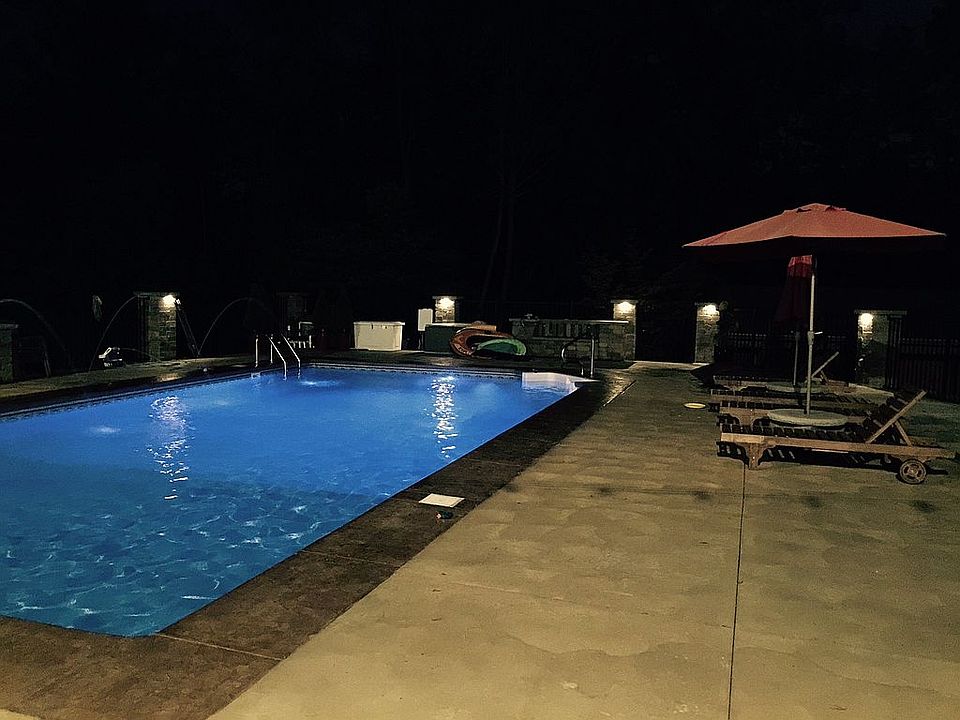 2nd image of 3224 Country Club Dr