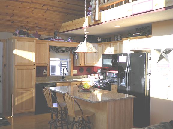 Hickory w/ Silestone