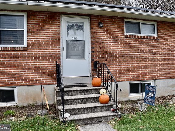 2nd image of 2419 Highland St