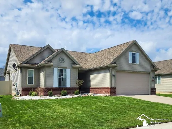 9375 Olde Hickory Ln, Newport, MI 48166
