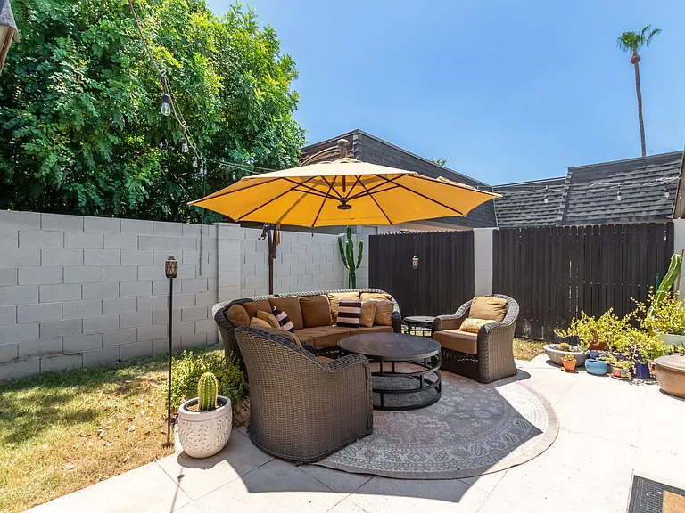 3160 E Hazelwood St — Photo 20