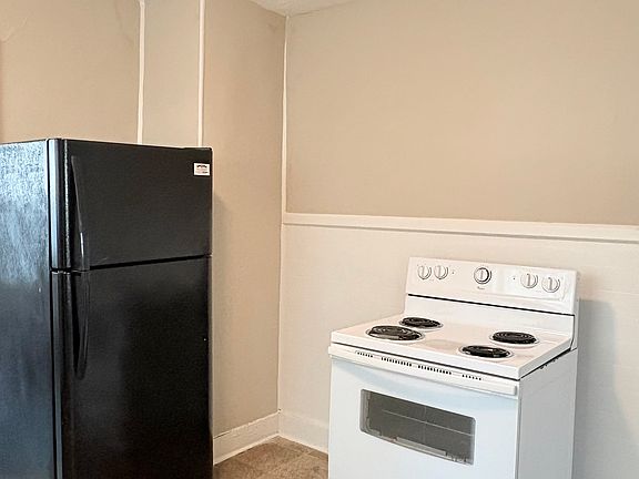 4th image of 1428 Nutwood St