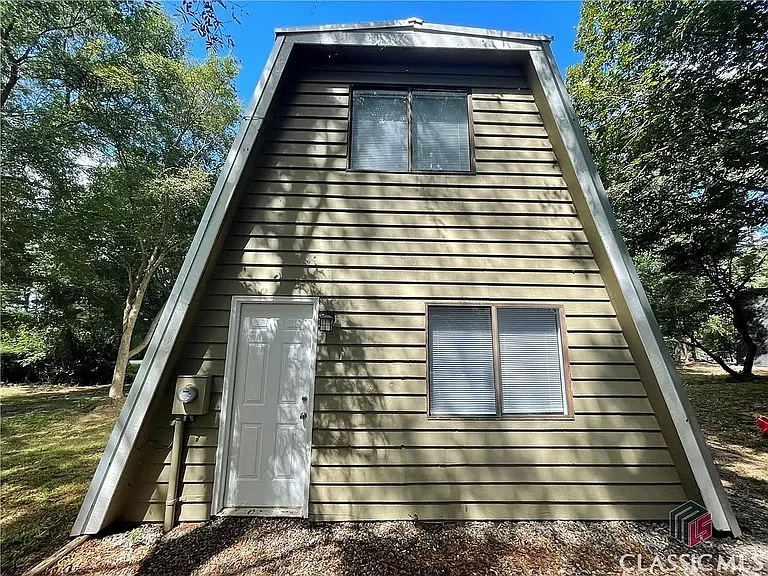 535 Freeman Dr — Photo 1